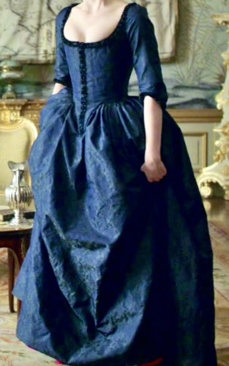 18th Century English Fashion, 18th Century Royal Dress, 18th Century Dresses Royal, 17000s Fashion, 1700 French Fashion, 1700 Fashion Women, 1600s Outfits, 1720s Fashion Women, 1700s Royal Fashion