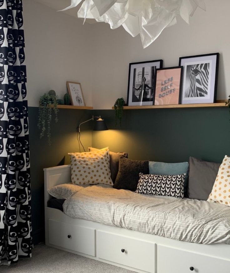 Ikea Hemnes Bedroom Ideas Small Spaces, Daybed Spare Bedroom, Green Daybed Room Ideas, Ikea Daybed Bedroom Ideas, Box Room Office Guest Room, Hemnes Guest Bedroom, Spare Bedroom With Daybed, Ikea Hemnes Daybed In Office, Spare Bedroom Reading Room