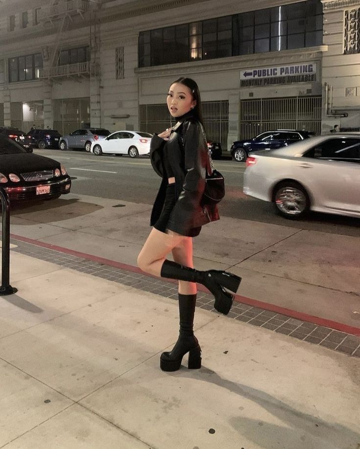 Chunky Boots Outfit, Platform Heels Outfit, Platform Boots Outfit, Platform Knee High Boots, Leather Looks, Outfit Botas, Cute And Aesthetic, Looks Pinterest, Heels Outfits