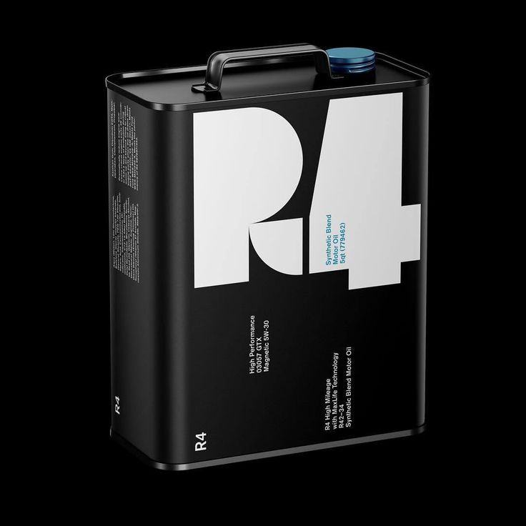 a black and white box with the letter r4 on it