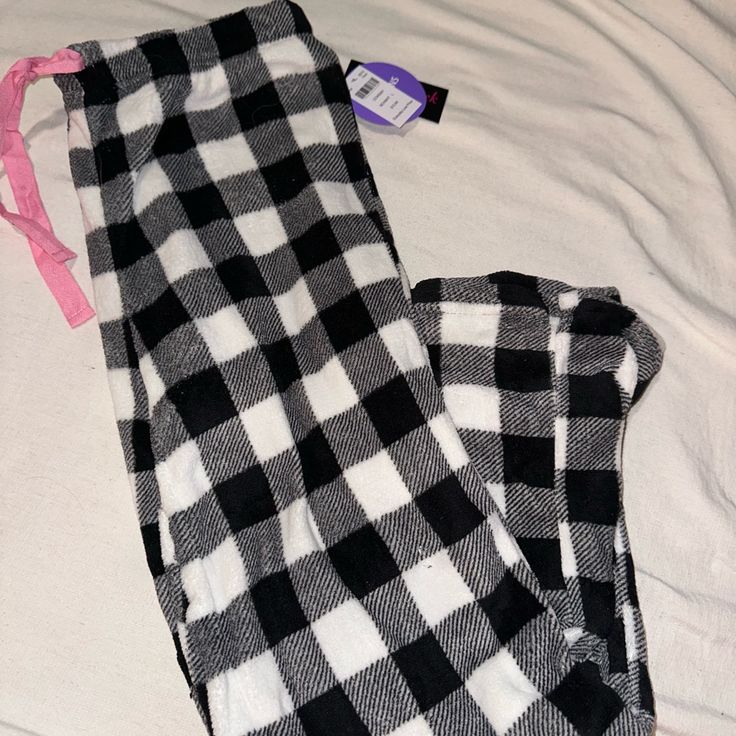 Nwt Never Worn Perfect Condition Plaid Pajam Pants, Fluffy Pj Pants, Pjs Pants, Pajamas Aesthetic, Shifting Wardrobe, Things I Want For Christmas, My Christmas Wishlist, Long Johns Pajamas, Fit Board