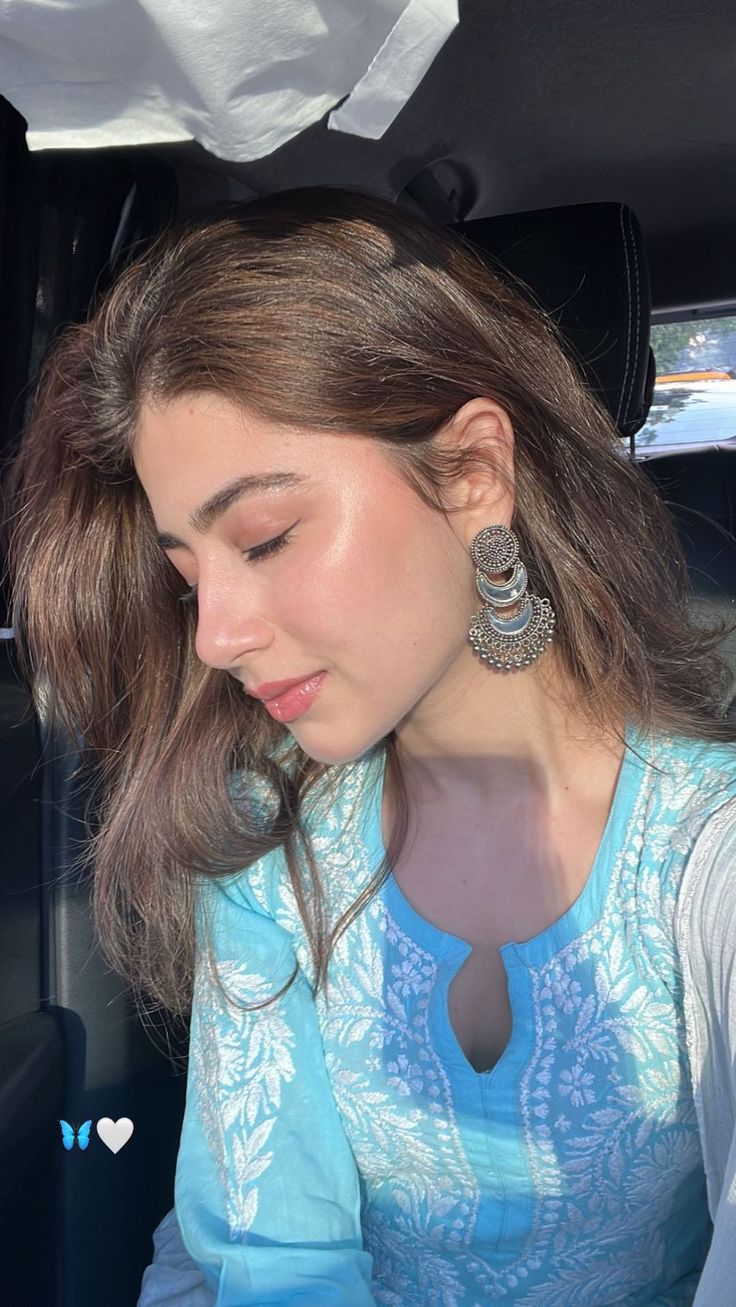 Stories • Instagram Aditi Bhatia, Casual Indian Fashion, Desi Fashion Casual, Self Portrait Poses, Traditional Indian Outfits, Stylish Photo Pose, Quick Outfits, Indian Aesthetic, Photography Poses Women