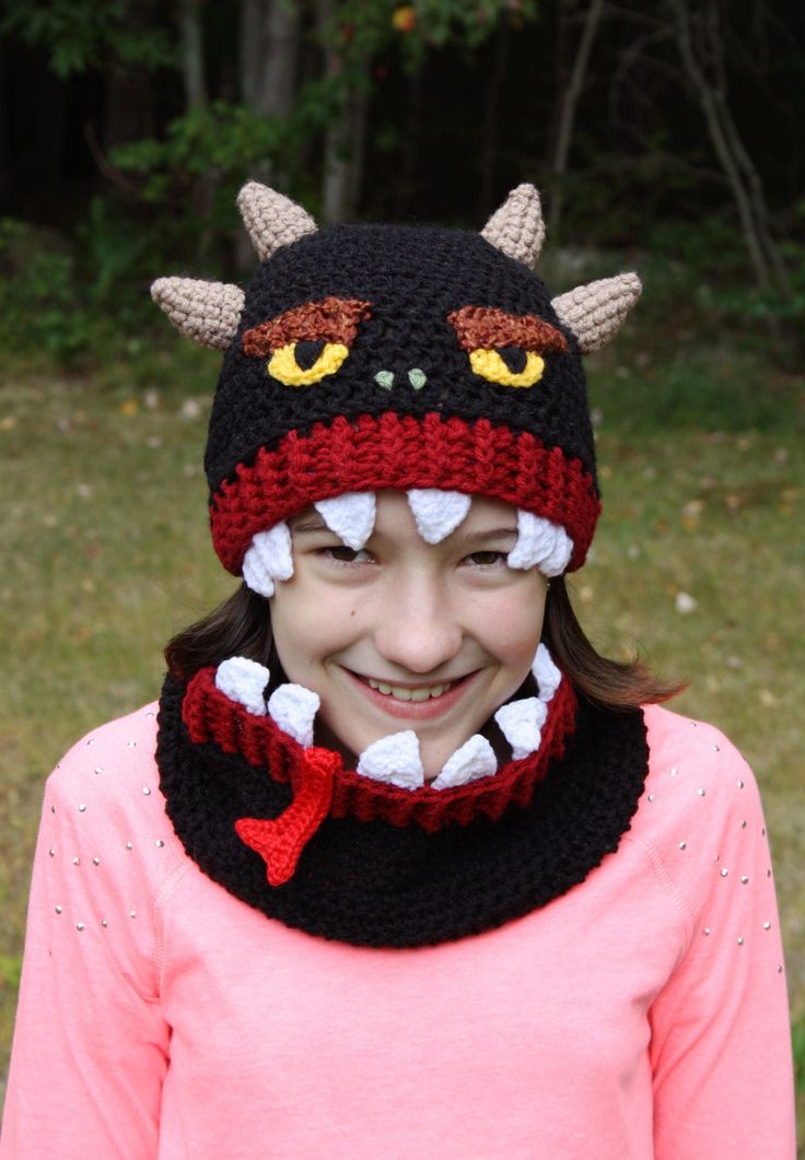 "AHHH HELP ME A monster is eating my head This hat is scary fun!! This monster hat is chomping down on your head with his big fun teeth as he stares with his seriously creepy eyes! The cowl is taking a bite too with its big creepy tongue tasting for your brains! What could be more fun! If you want custom colors for this design please let me know, this set can be fully customized with any choices of colors! Please select desired size. Hat sizing info: 0-3 months: 15\" circumference 3-6 months: 17 Crochet Monster Hat, Monster Hat, Creepy Eyes, Crochet Hood, Stitch Witchery, Crochet Monsters, Crochet Knit Hat, Crochet Bebe, Animal Hats