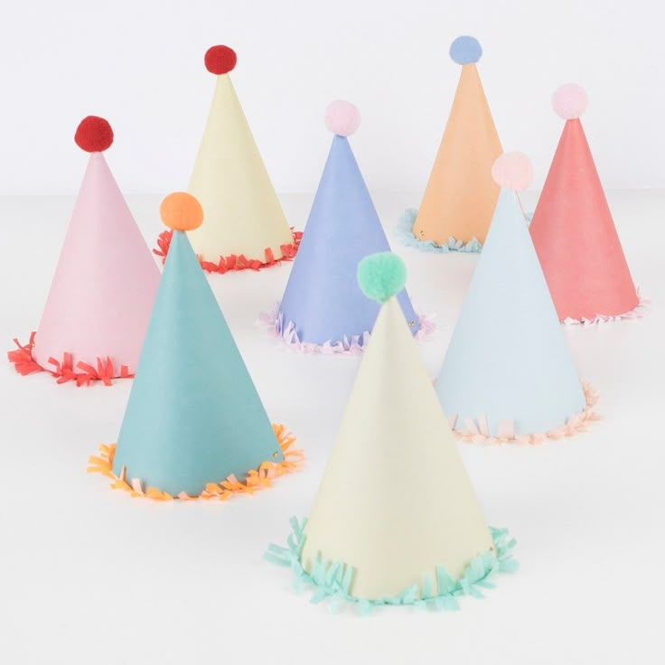 These fabulous hats are perfect for kids and adults alike. The bright colors, on-trend fringing and delightful pompoms, will instantly put your guests in the party mood! They are ideal for a circus party, birthday party or any celebratory occasion. Excellent fun for Instagram pictures too. Crepe paper fringing for a fabulous effect. They are topped with pompoms in bright colors. Shiny gold round metallic elastic. Happy Balloons, Happy Birthday Kids, Animal Parade, Birthday Party Hats, Paper Hat, Meri Meri, Safari Party, Circus Party, Metallic Paper