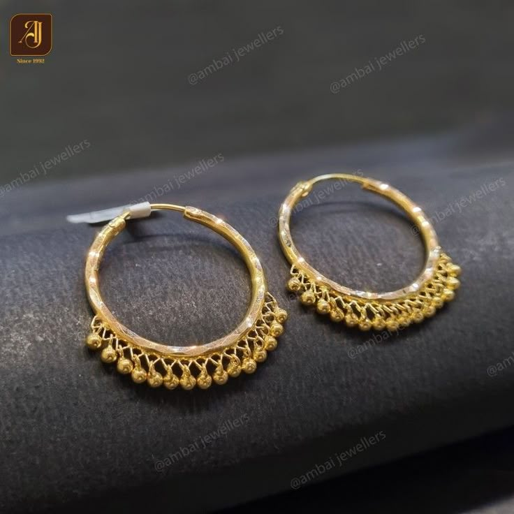 Baali Earring Gold Simple, Kundal Bali Design Gold, Gold Bali Design For Women, Gold Baliyan Design, Gold Bali Earrings Indian, Bali Designs Earings, Gold Bali Design, Gold Ear Rings, Gold Neck Chain