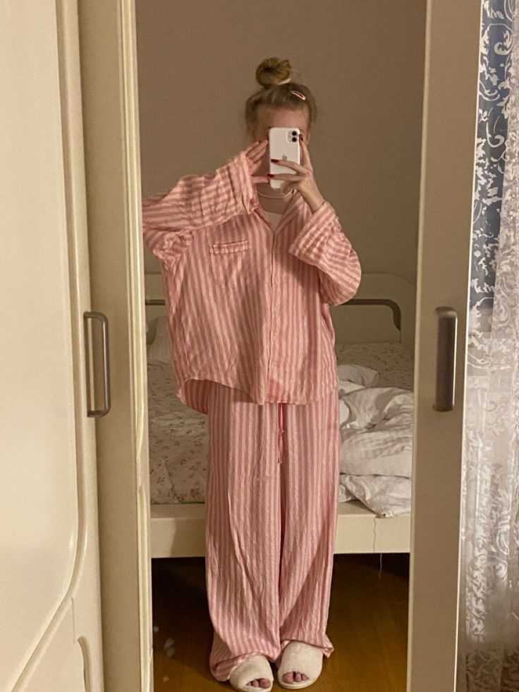 Pajamas Aesthetic, Pijamas Women, Cute Pjs, Pajama Fashion, Cute Sleepwear, Cute Pajama Sets, Cute Pajamas, School Looks, Looks Style