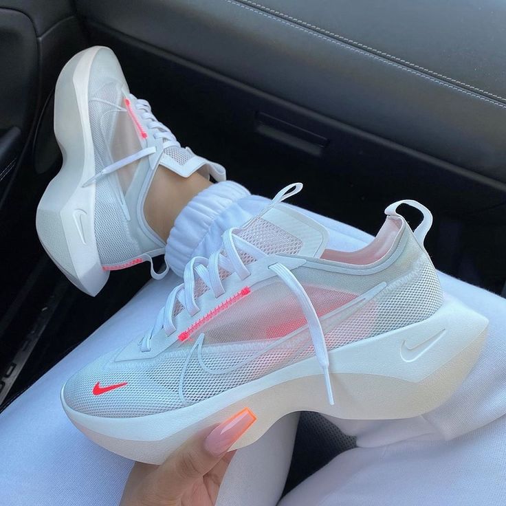 Nike Vista Lite, Nike Air Shoes, Shoes Sneakers Nike, Fresh Shoes, Cute Sneakers, Hype Shoes, Cute Nikes, Aesthetic Shoes, Swag Shoes