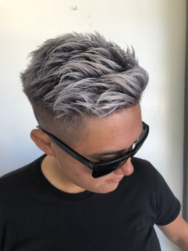 Dyed Hair Men, Grey Hair Men, Funky Short Hair, White Hair Color, Mens Hair Colour, Mens Hairstyles Thick Hair, Men Hair Color, Short Hair Undercut, Super Short Hair