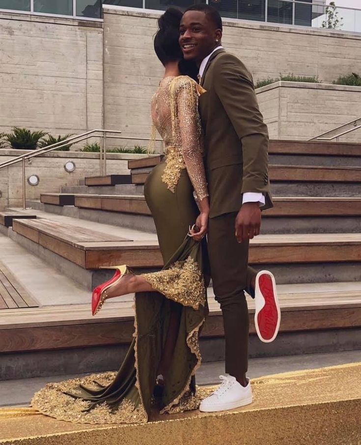 Olive Green Prom Suit, Brown Prom Suits For Black Men, Brown Prom Suit, Couple Prom Outfits, Olive Green Prom Dress, Brown Prom Dress, Couple Prom, Prom Suits For Men, Prom Couples