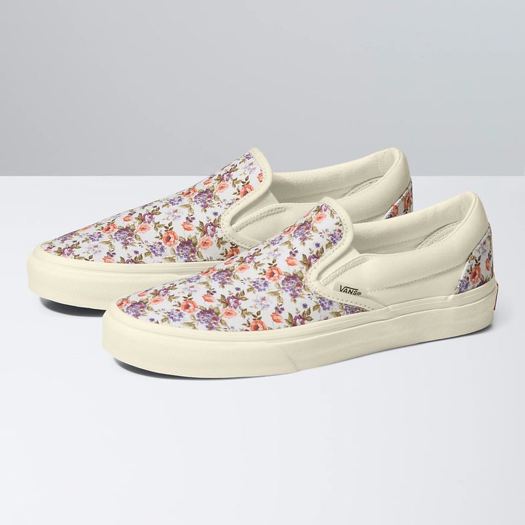 Vans Vintage Floral Classic Slip-On (Vintage) Floral/Marshmallow VN0009Q7FS8 - APLAZE Floral Marshmallow, Vans Vintage, Wall Style, Vans Store, Slip On Trainers, Floral Shoes, Fast Forward, New Sneakers, Classic Shoes