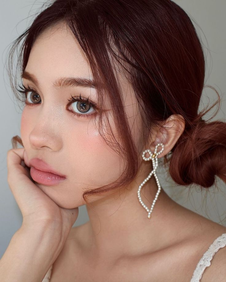 JESSICA VU ⌫ | shoujo manga makeup 🩰・ﾟ✧ i saw these pics on pinterest and loved the shiny peach & pink blush combo ꈍ .̮ ꈍ my new summer blush… | Instagram Manga Makeup, Peach Makeup Look, Jessica Vu, Summer Blush, Peach Makeup, Douyin Makeup, Make Up Inspo, Light Spring, Shoujo Manga