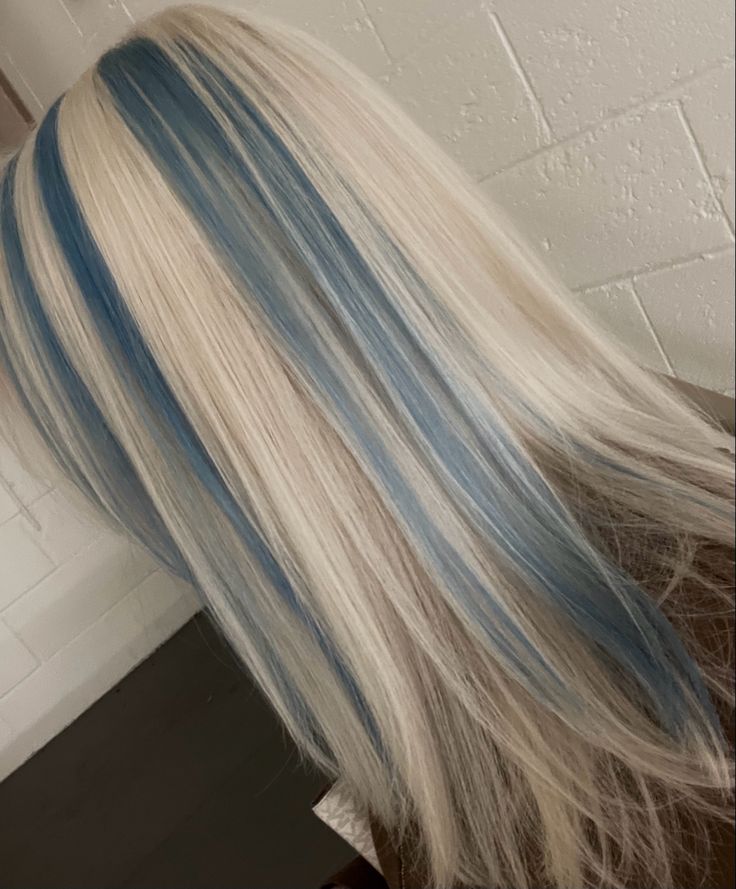 Blue Hair White Streak, Blonde And Denim Blue Hair, Blonde And Other Color Hair, Chunky Blue Highlights In Blonde Hair, Hair Dye Colors For Blonde Hair, Blue Hair With Highlights Blonde, Haircouler Ideas, Blue And Blonde Hair Aesthetic, Platinum Blonde Hair With Blue Streaks