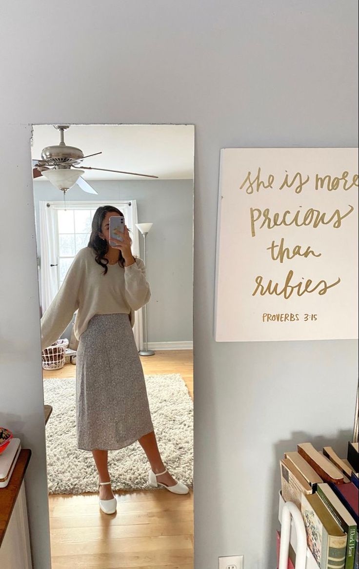 Modest Student Outfits, Modest Wardrobe Basics, Modest Summer Outfits Pentecostal, House Wife Aesthetic Outfit, Modest Womens Outfits, Long Skirt Outfits For Church, Modest Is Hottest Outfits, Christian Girl Autumn Outfits, Garment Friendly Outfits Lds