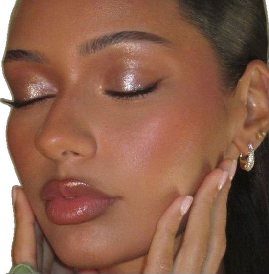 Evening Looks Makeup, Vacation Eye Makeup, Dewey Light Makeup, Glowy Prom Makeup For Brown Eyes, Winter Glow Makeup, Makeup Ideas For Green Outfit, Boho Glam Makeup, Cute Makeup Looks For School Dance, Fresh Glowy Bridal Makeup