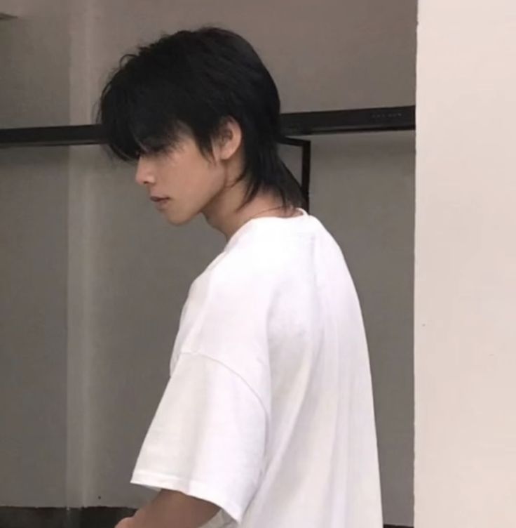 Long Haired Man, Korean Mullet, Haircut Straight Hair, Long Hair Style, Short Hair Tomboy, Asian Haircut, Korean Short Hair, Mullet Haircut, Haircut Straight