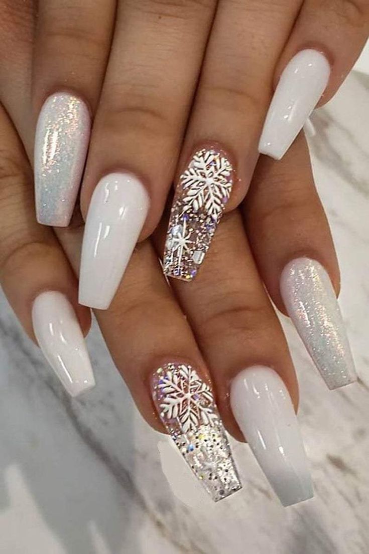 Glitter Tips, Winter Nails Acrylic, Holiday Nail, Gold Nail, White Acrylic Nails, Nails Winter, Nails White, Snowflake Nails, Christmas Nails Acrylic