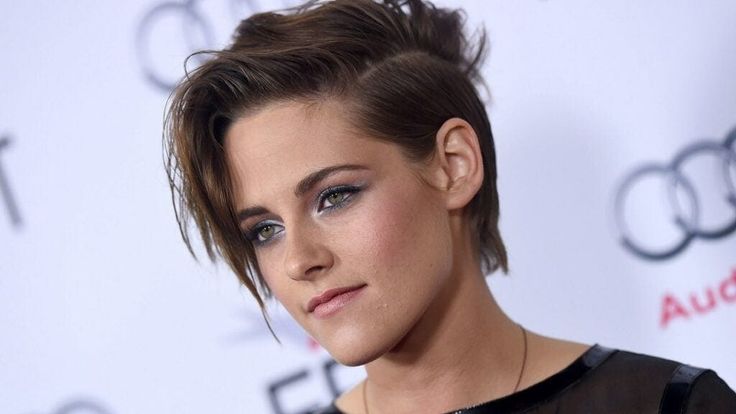 The top 10 most recognizably lesbian haircuts Lesbian Haircut For Round Faces, Gay Haircut, Queer Haircut, Lesbian Hair, Lesbian Haircut, Androgynous Haircut, Androgynous Hair, Haircut Pictures, Slicked Back Hair