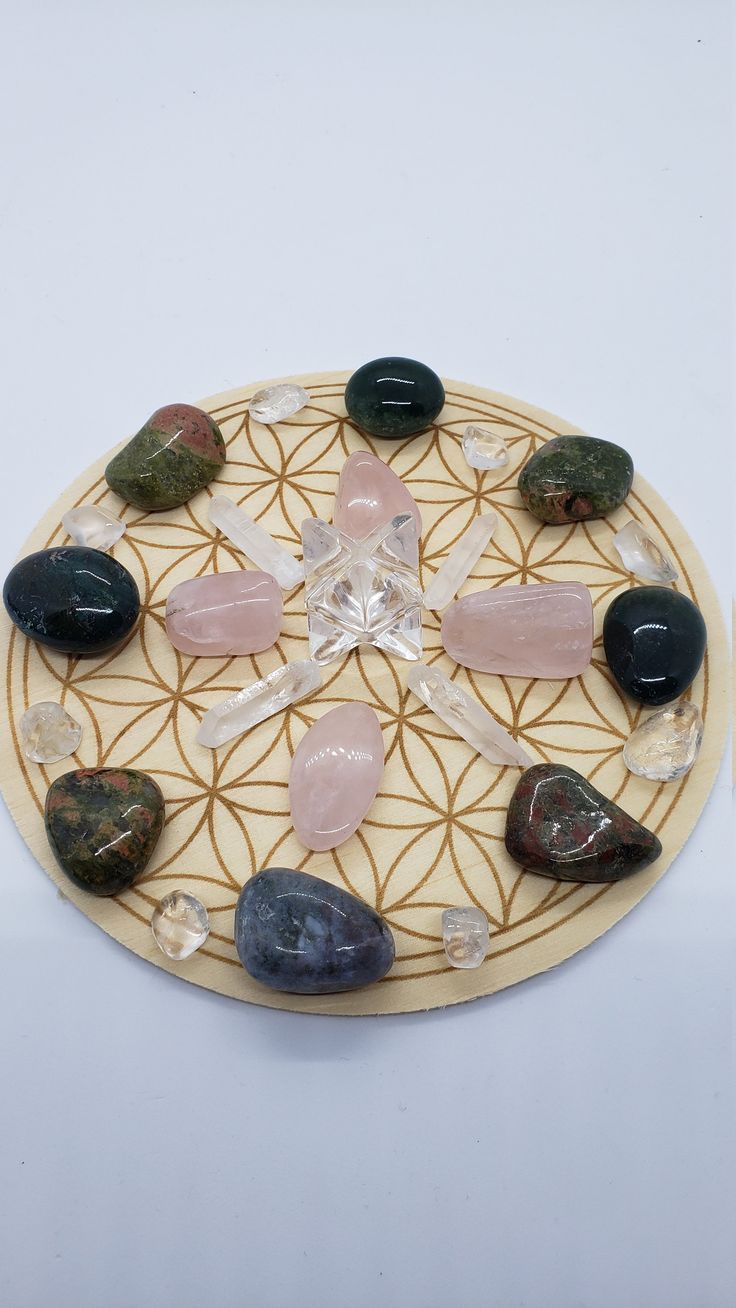 Fertility Crystal Grid, Fertility Crystals, Happy Pregnancy, Crystal Grids, Cleansing Crystals, Meditation Crystals, Grid Style, Healthy And Happy, Healing Meditation