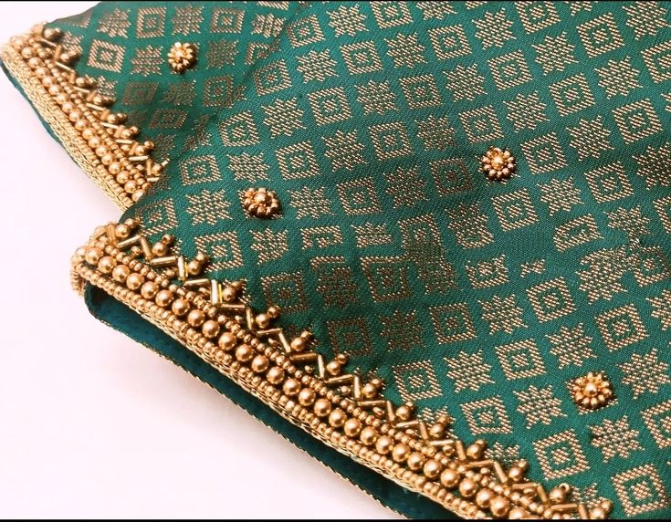 Simple Blouse Handwork, 1000 Range Aari Work Blouse, Simple Arri Work Design, Aari Simple Designs, Blouse Simple Work Designs, Aari Work Blouse Simple Design 1000 Rs, Aari Simple Blouse Design, Simple Aari Designs For Blouse, Green Blouse Aari Work Designs