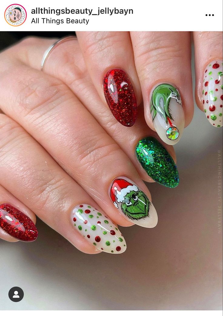 Christmas Elf Nail Art, Grinch Themed Nails, The Grinch Nail Art, Simple Grinch Nails, The Grinch Nails, Grinch Nails Designs, Grinch Christmas Nails, Grinch Nail Art, Elf Nails