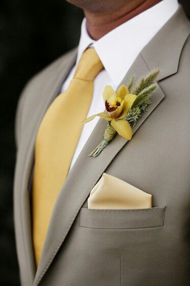 . Style Gentleman, A Man In A Suit, Man In A Suit, Tie Matching, Groomsmen Ties, Yellow Tie, Mens Fashion Blog, Mens Attire, Yellow Wedding