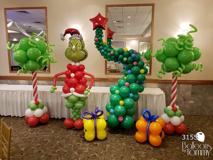 the balloon decorations are made to look like a caterpillar