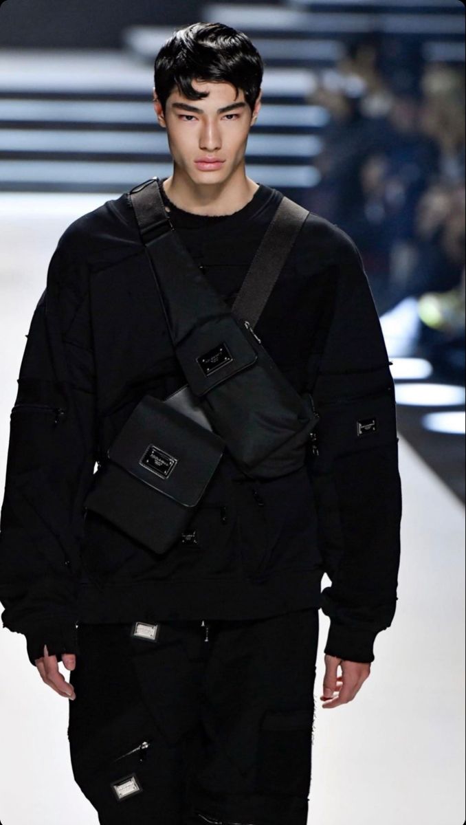 Male Model Outfits Runway, Male Runway Outfits, Runway Model Male, Runway Model Aesthetic Men, Male Model Makeup, Male Runway Models, Male Runway Fashion, Aesthetic Male Model, Male Model Aesthetic