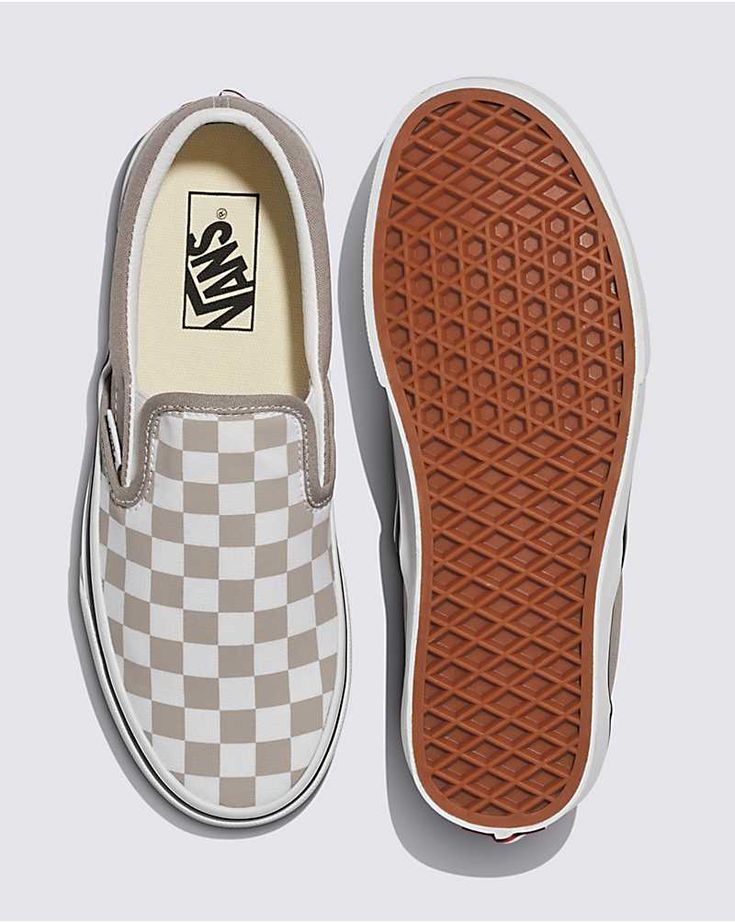 Trending Shoes For Women, Womens Vans Shoes, Making Oc, Cute Vans, Slip On Vans, Everyday Fits, Vans Women, Color Checker, Clothing Wishlist