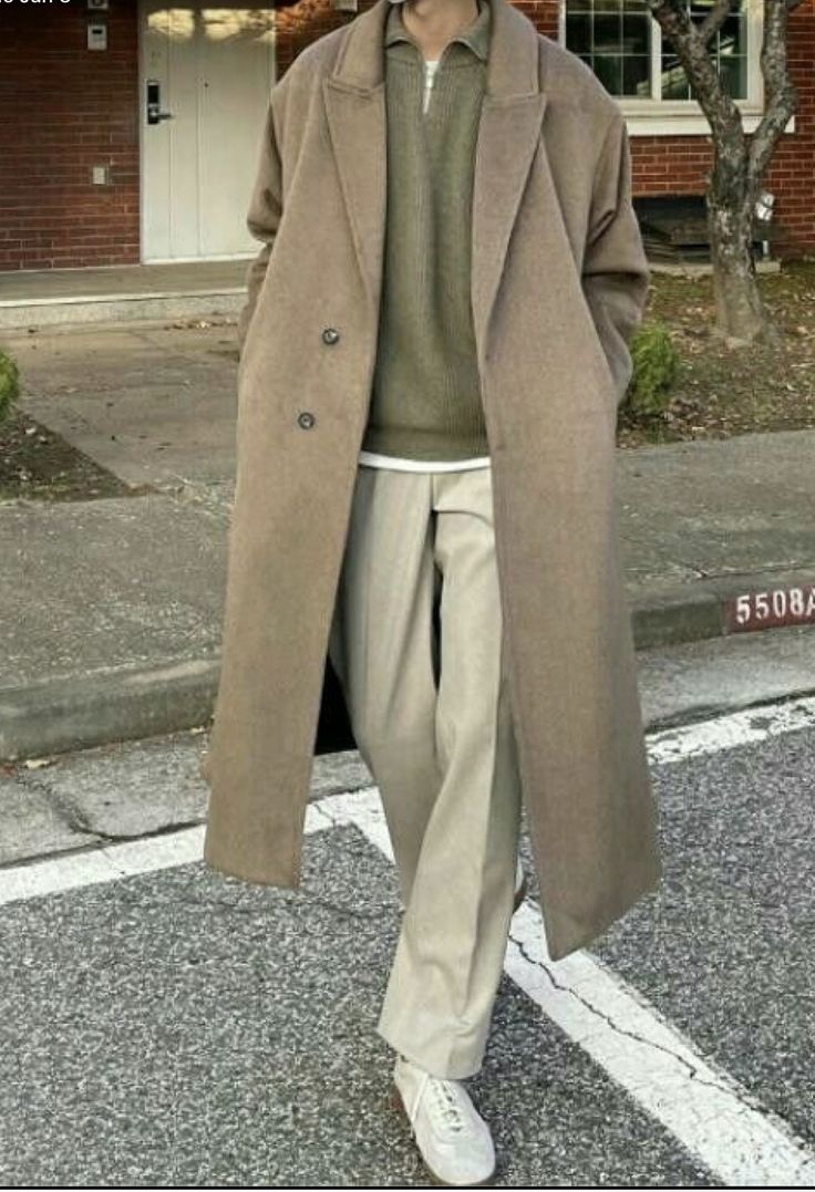 Brown Trench Coat Outfit Men, Mens Trench Coat Outfit, Brown Trench Coat Outfit, Parisian Winter Outfits, Beige Trench Coat Outfit, Casual Outfits Street Style, Long Coat Outfit, Fashion Casual Outfits, Brown Trench Coat