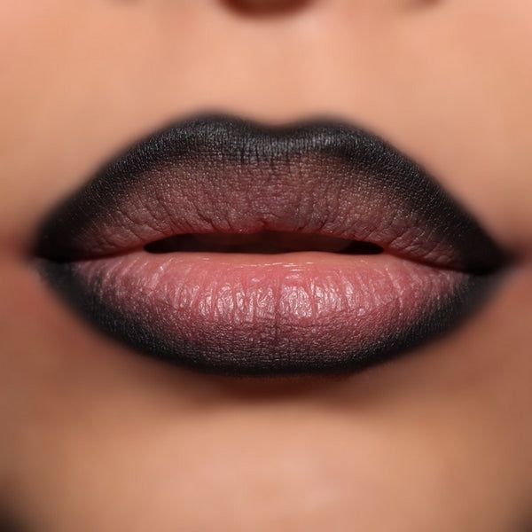 Liner Nº 12 | Black Edgy Lip Makeup, Black Lip Liner Looks, Black Lined Lips, Lips Makeup Ideas, Black Liner Lips, Lip Combo Ideas, Kiss Marry Kill Makeup, Black Lip Liner With Gloss, Black Ombre Lips