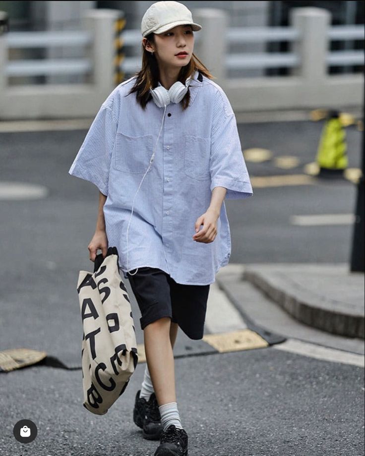 Japanese Streetwear Summer, Asian Street Style Summer, Dad Core Fashion, Cityboy Style Japan, Woman Streetwear, Japan Streetwear, Japanese Streetwear, Men Fashion Casual Outfits, Japan Fashion