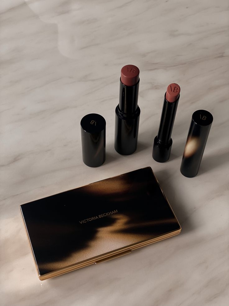 Victoria Beckham makeup Victoria Beckham Cosmetics, Victoria Beckham Makeup Products, Victoria Beckham Beauty Products, Victoria Beckham Makeup, Soft Girl Makeup, Victoria Beckham Beauty, Feminine Makeup, Makeup Packaging, Lip Art Makeup