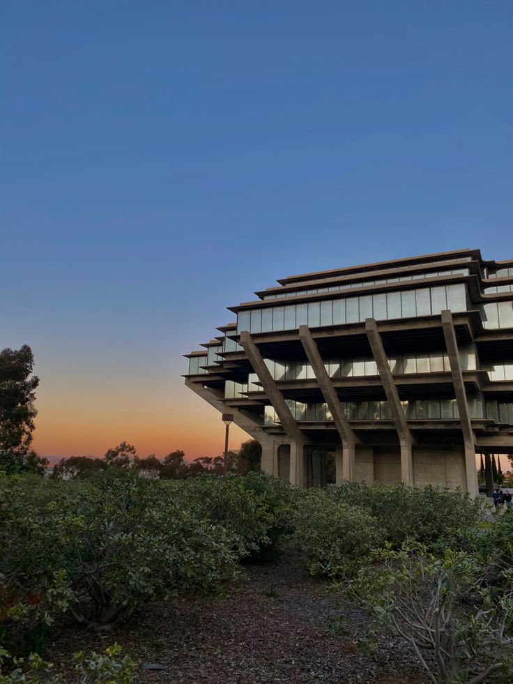 Ucsd Campus Aesthetic, Ucsd College Aesthetic, Ucsc Campus Aesthetic, Uc San Diego Aesthetic, Ucsb College Aesthetic, Ucsd Aesthetic, Ucsd Campus, Ucsd College, Geisel Library