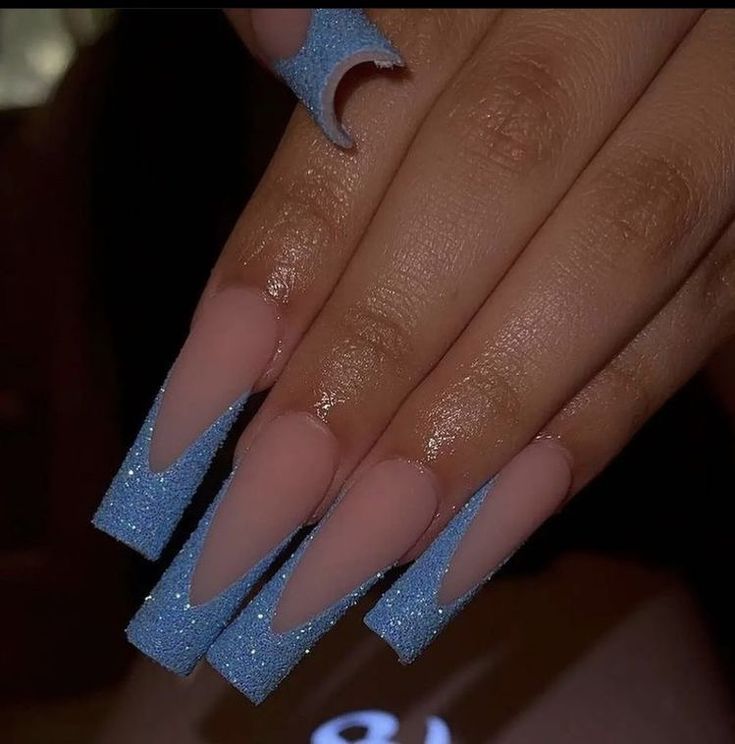 Blue Nails Square Long, Sparkly Blue Nails Acrylic, Light Blue Square Acrylic Nails, Acrylic Nails Ideas Almond, Light Blue Glitter Nails, Short Claw Nails, Royal Blue And Silver Nails, Blue Acrylic Nails Ideas, Sparkly Blue Nails