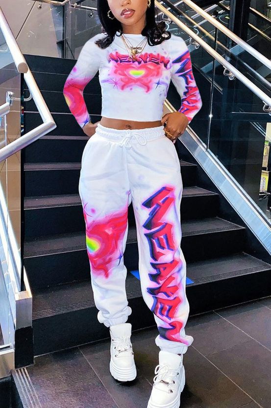 Sweat Suits Women, Stile Kylie Jenner, Looks Hip Hop, Purple Fashion Casual, Streetwear Mode, Printed Joggers, Streetwear Fashion Women, Orange Fashion, Purple Fashion