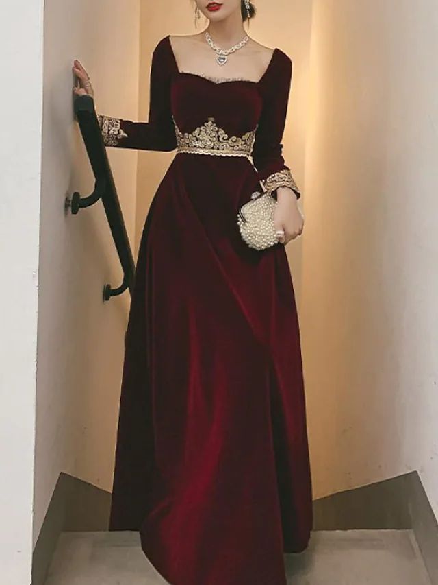 A-Line Elegant Vintage Wedding Guest Formal Evening Valentine's Day Dress Scoop Neck Long Sleeve Floor Length Velvet with Appliques 2021 8465949 2021 – $68.24 Shop for womens casual dresses, from wrap to fit and flare to maxi dresses. Free shipping and free returns on eligible items. Buy your newest casual dress online now. Elegant Vintage Wedding, Valentine's Day Dress, Wedding Guest Formal, Velvet Evening Dress, Velvet Prom Dress, Valentines Day Dresses, Fall Wedding Guest, Vintage Black Dress, Retro Pin Up