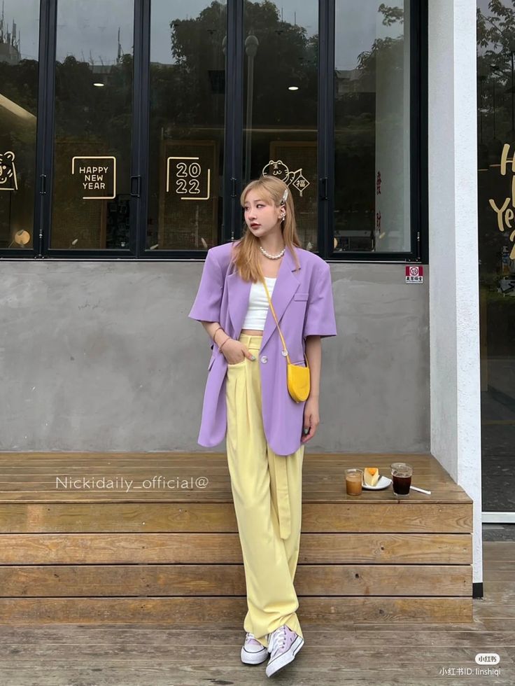 Purple Ootd, Modern Gradient, Bright Outfit, Outfit Korean Style, Color Combos Outfit, Green Iphone, Clothes Korean Style, Purple Outfits, Easy Trendy Outfits