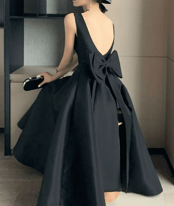 Black One Piece Dress, Elegant Backless Dress, Black Tie Outfits, Black Tie Event Dresses, Black Bow Dress, Black Dress Elegant, Birthday Dress Women, Prom Birthday, Backless Gown