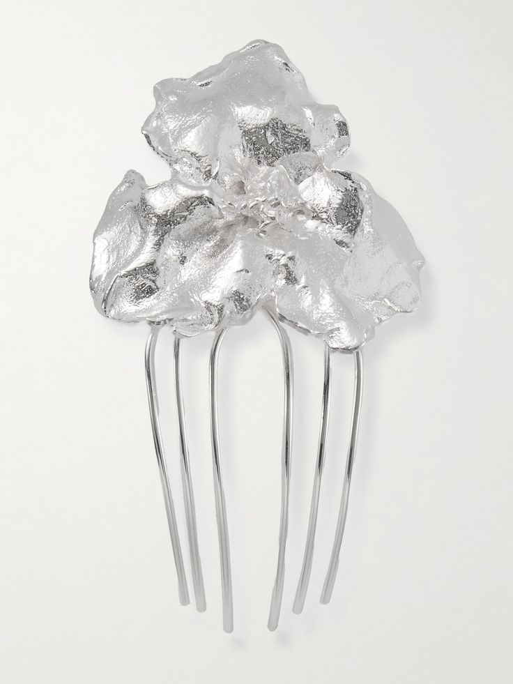 Completedworks' sculptural pieces are like wearable works of art and will instantly add interest to an outfit. This hair comb is handmade from silver-plated metal cast into an abstract flower. Use it to pull your locks to one side or tucked into an elegant chignon. Chrome Hair Accessories, Elegant Chignon, Silver Barrettes, Silver Hair Accessory, Metal Hair Accessories, Hair Comb Clips, Decorative Hair Combs, Crystal Comb, Designer Hair Accessories