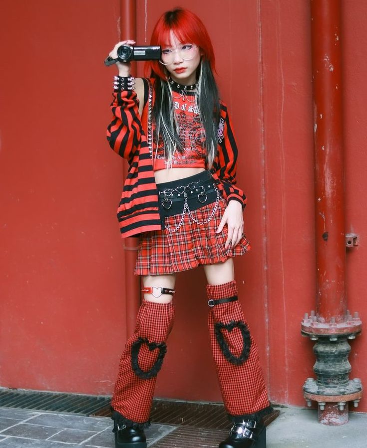 Punk Outfits Colorful, Angura Kei Aesthetic Outfit, Bubblegum Punk Fashion, Alternative Fashion Colorful, Colorful Punk Outfits, Red Punk Outfits, Colorful Alt Outfits, Colorful Goth Outfits, Gabby Outfits