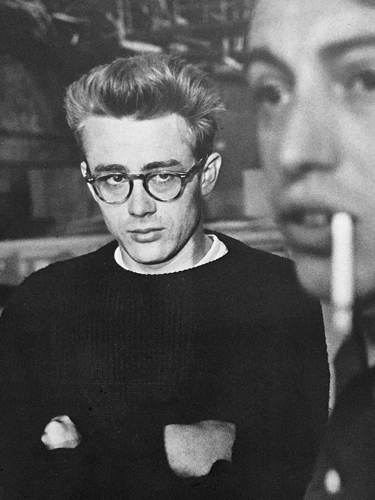 I wonder what Jimmy is thinking here? James Dean Style, Dennis Stock, Jim Stark, James Dean Photos, Jimmy Dean, East Of Eden, Actrices Hollywood, Marlon Brando, James Dean