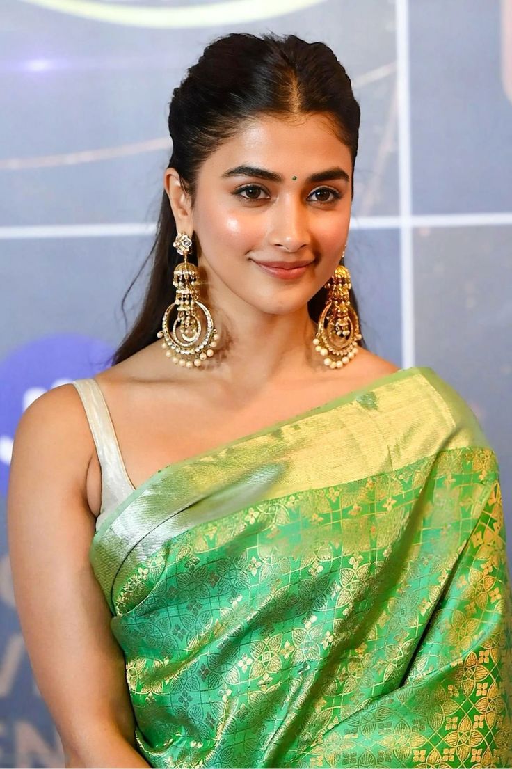 Pooja Hedge In Saree, Pooja Hegde, Glamour Beauty, Photography Poses Women, Beauty Pictures, Bollywood Girls, Indian Beauty Saree, Desi Beauty, Follow For More