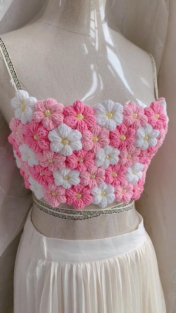 Crochet Sweater Design, Mode Crochet, Crochet Business, Crochet Clothing And Accessories, Crochet Design Pattern, Crochet Handbags Patterns, Crochet Stitches For Beginners, Crochet Fashion Patterns, Crochet Flower Tutorial