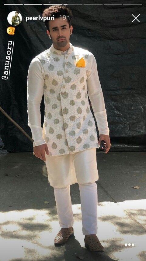 Dress For Men Wedding, India Fashion Men, Mens Indian Wear, Wedding Kurta For Men, Kurta Pajama Men, Cultural Fashion, Indian Groom Wear, Wedding Dresses Men Indian, Gents Kurta