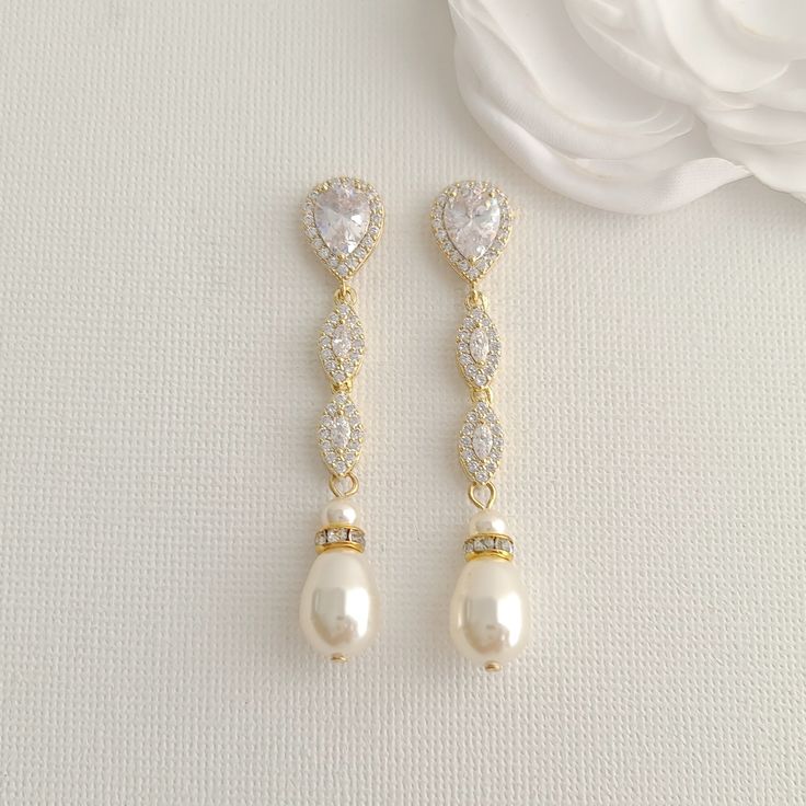 Rose Gold Pearl Earrings-Abby - PoetryDesigns Gold Wedding Jewelry Ideas For Bride, Mob Jewelry, Bride Earrings Gold, Pearl Wedding Jewelry Sets, Period Jewelry, Elegant Wedding Jewelry, Bridal Jewelry Pearl Sets, Silver Bridal Jewellery, Pearl Drop Earrings Bridal