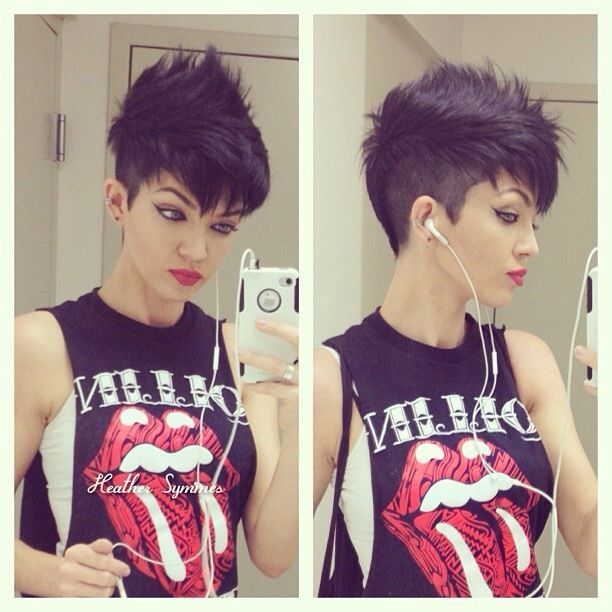 Short Punk Hair, Short Hair Undercut, Punk Hair, Faux Hawk, Funky Hairstyles, Undercut Hairstyles, Short Hairstyle, Pixie Cuts, Trendy Short Hair Styles