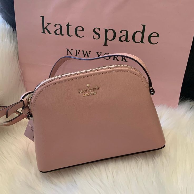 Kate Spade Aesthetic Bag, Aesthetic Kate Spade Bag, Kate Spade Pink Purse, Kate Spade Bag Pink, Kate Spade Pink Bag For On-the-go, Kate Spade Purse Pink, What's In My Purse, Kate Spade Wallet, What In My Bag