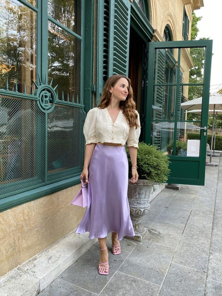 Lavender Satin Skirt, Purple Satin Skirt Outfit, Lavender Outfits For Women, Lavender Skirt Outfit, Purple Skirt Outfit, Nerd Core, Pink Skirt Outfits, Silk Skirt Outfit, Lavender Outfit