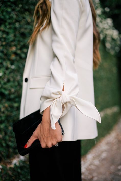 Black And White Outfit, Beige Outfit, Mode Abaya, Gal Meets Glam, Outfit Trends, Mode Inspo, Mode Inspiration, Sleeve Detail, Outfit Details