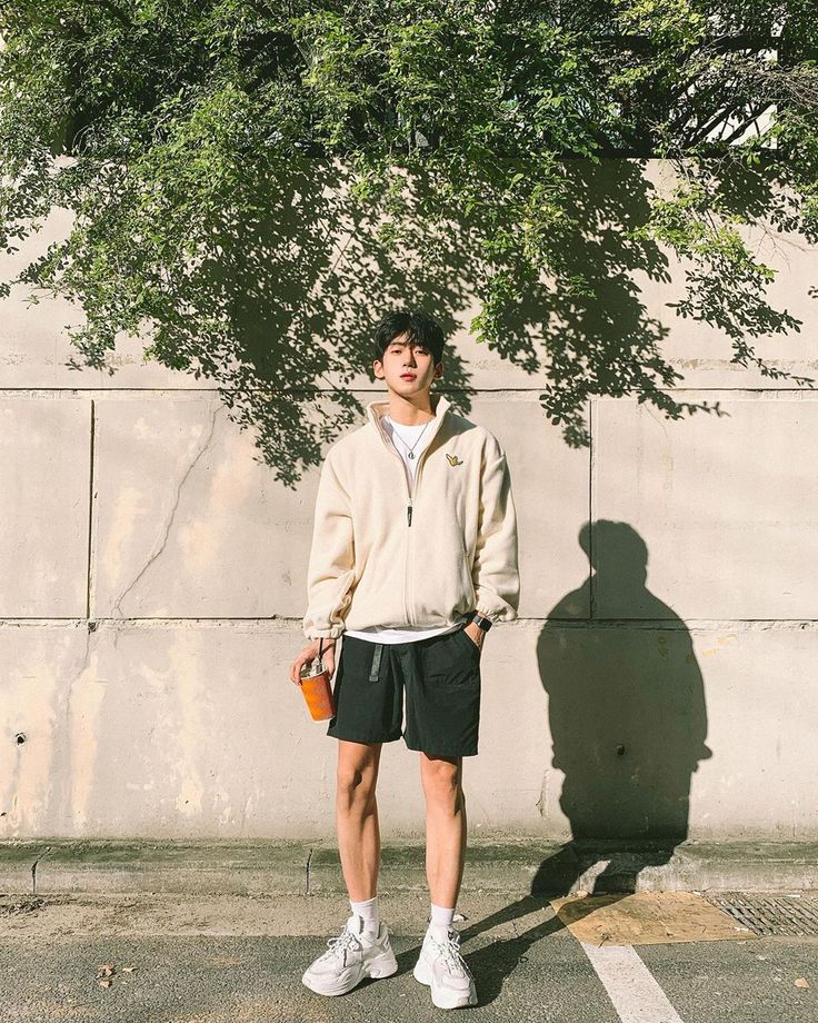 Korean Men’s Summer Fashion, Asian Guy Outfits Summer, Asian Streetwear Men Summer, Summer Outfit Korean Men, Korean Mens Fashion Summer, Korean Poses Photo Ideas Men, Japan Summer Outfits Men, Korean Men Summer Fashion, Asian Men Summer Outfit